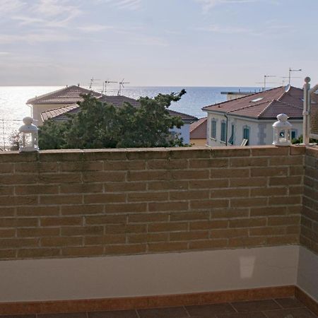 Casa Myconis 68Mq A Due Passi Dal Mare Di San Vincenzo Διαμέρισμα Εξωτερικό φωτογραφία